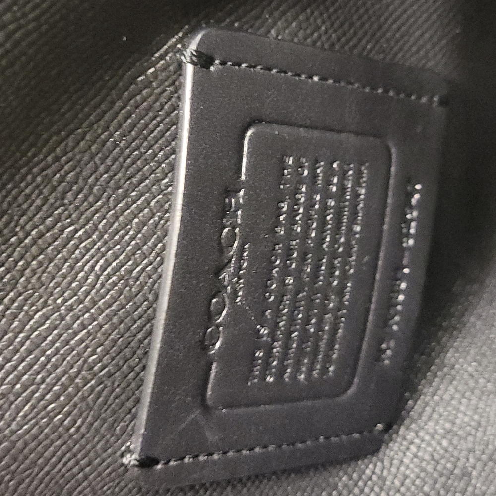 Coach shoulder purse - Picture 3 of 8